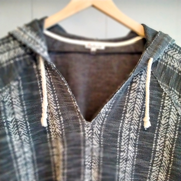 Baja Hoodie 🌞 EUC - Picture 4 of 7